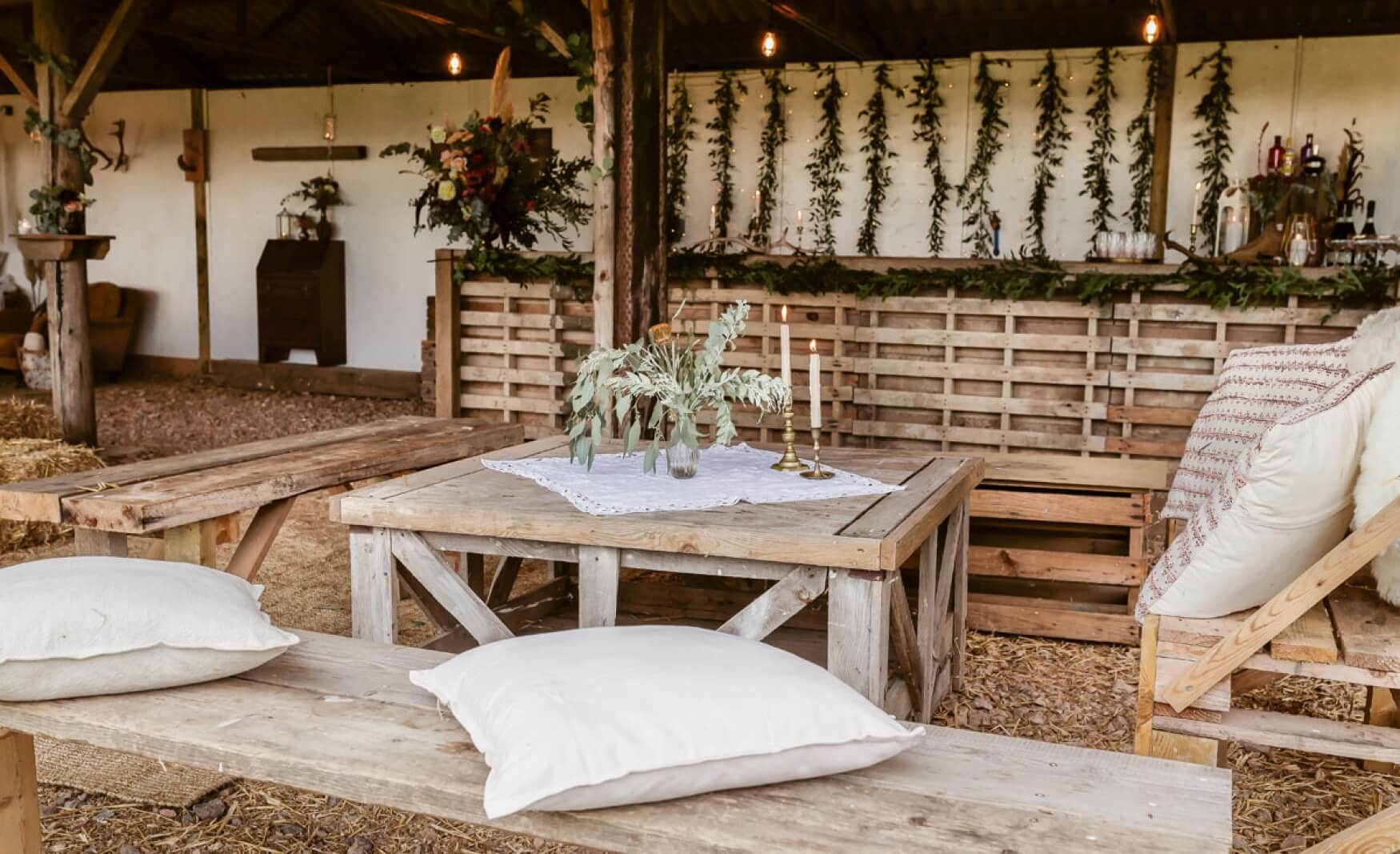 fiesta-fields-chalkfield-barn-styled-by-Fete-Feast-9-1750x1067_c (1)